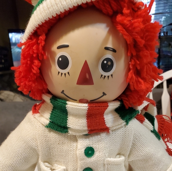 Festive doll - Picture 1 of 4